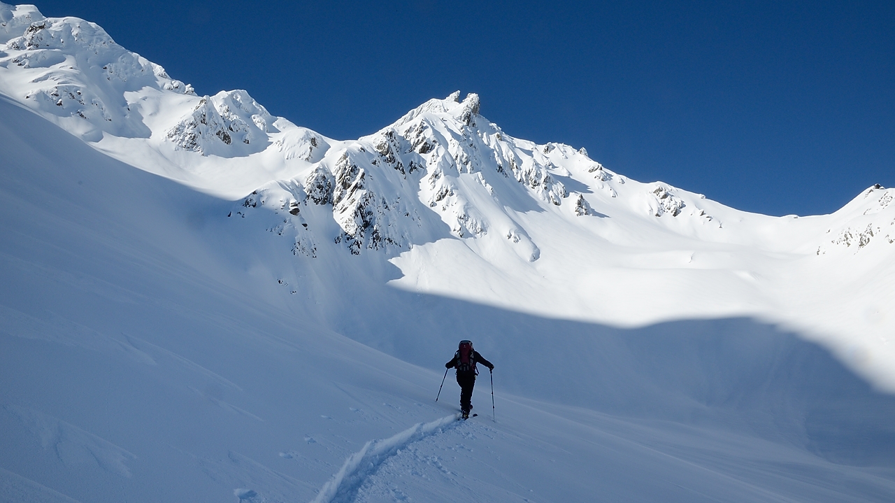 20150406-014-BelleEtoile.jpg - Au fond le Col du Vouteret (on dirait)