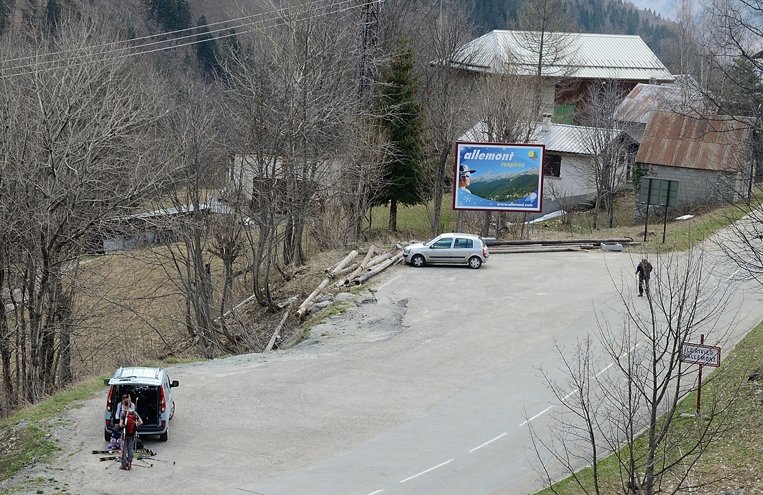 20150411-042-BelleEtoile.jpg - Seuls au parking, point d'autres randonneurs --- cherchez l'erreur