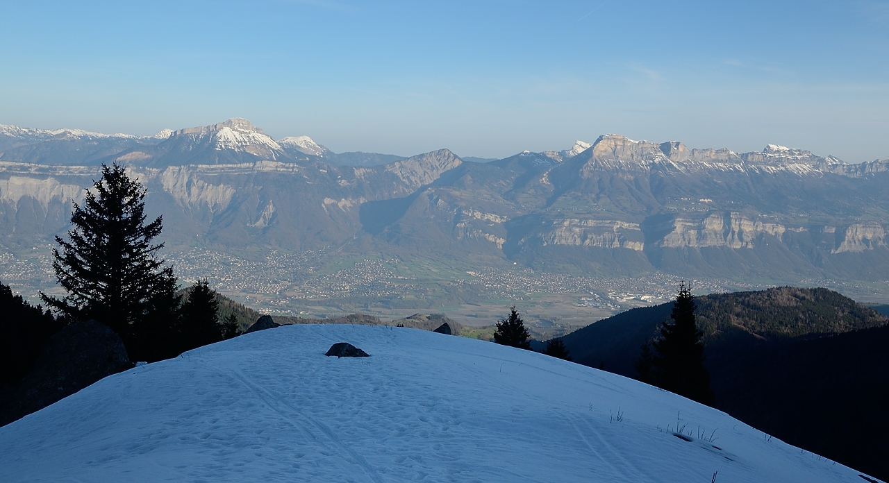 20150412-002-GrdColon.jpg - Enfin sur la neige: vue sur la Chartreuse