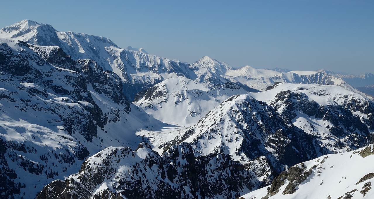 20150412-015-GrdColon.jpg - Vue du sommet sur Belledonne et le Taillefer