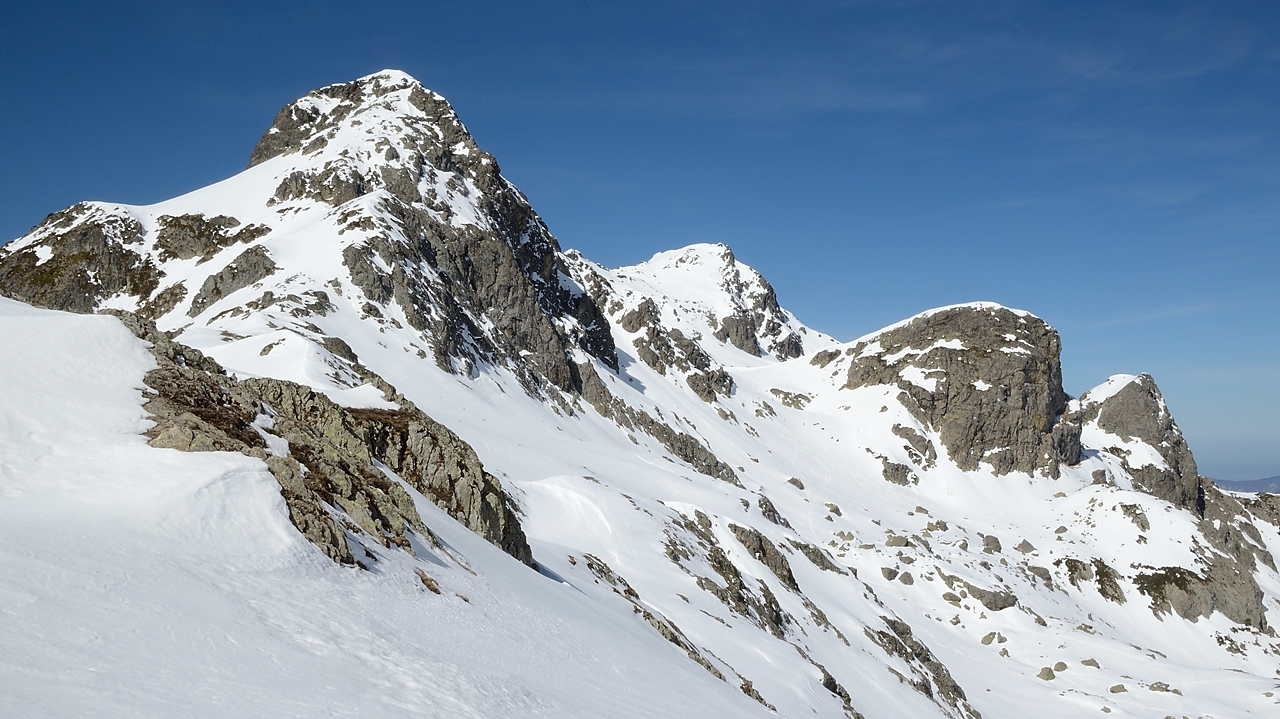 20150412-016-GrdColon.jpg - Vue du Col de la Pra sur le Galeteau et le sommet du Grand Colon