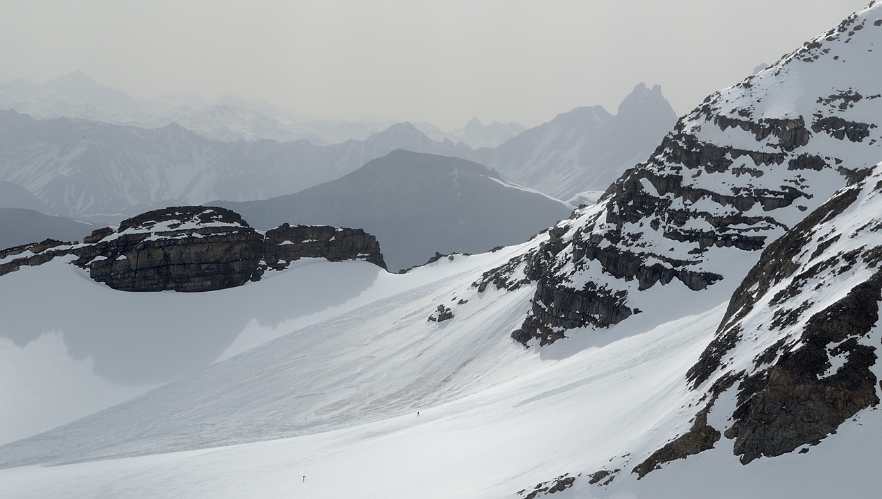 20150514-007-Etendard.jpg - Presque  la meme photo mais la on voit plutot la Cime de la Valette