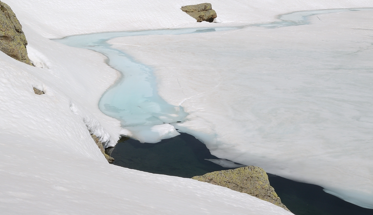 20150514-025-Etendard.jpg -  ... la c'est au premier lac (je crois)