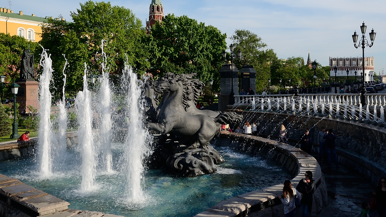 20150520-041-Moscou.jpg - details of Alexander's garden