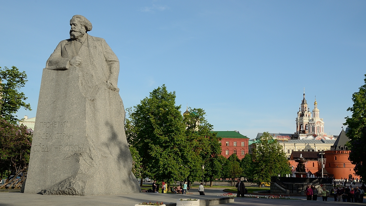 20150520-054-Moscou.jpg -  ... Karl is still here ...