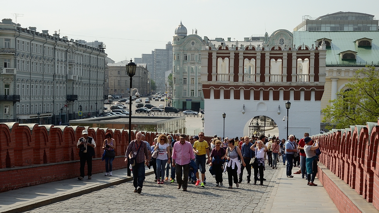 20150522-114-Moscou.jpg - Tourist entry to the Kremlin