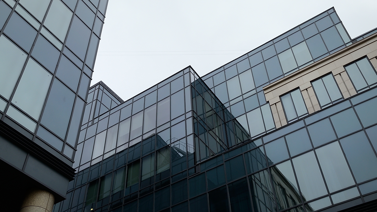 20150523-169-Moscou.jpg - An example of a brandnew complex on a side street