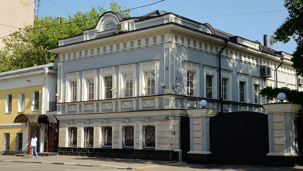 20150526-465-Moscou.jpg - "before soviet times" architecture west of Taganskaya Square (on Solzhenitsyna I believe); here lived the foreigners (merchants, ...) who had not the right to live in the inner city
