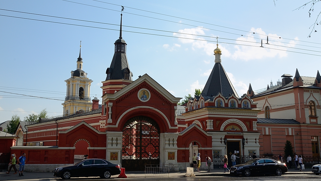 20150526-474-Moscou.jpg - Novopassky Monastery: famous for helping people with administrative problems and for women for getting pregnant ... and I have benn told "it works"
