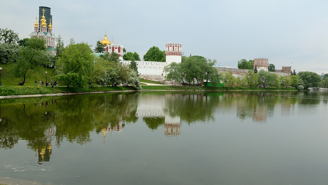 20150524-328-Moscou.jpg - View on the monastir from the park