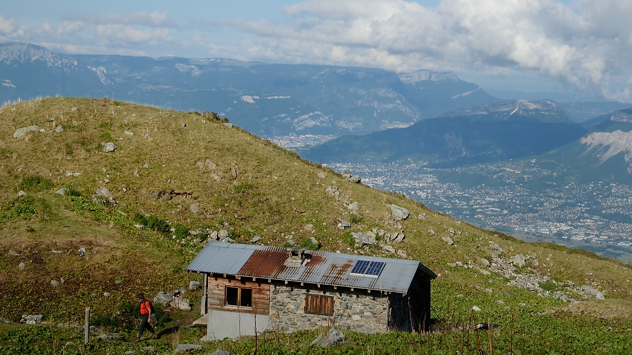 20150905-007-Col-du-Loup.jpg - Le habert juste au-dessus du lac