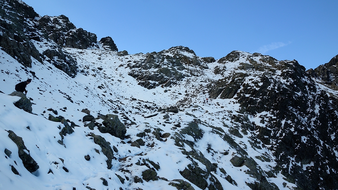 20150927-011-RocheFendu.jpg - Un peu plus haut il y a plus de neige que ce que l'on pensait