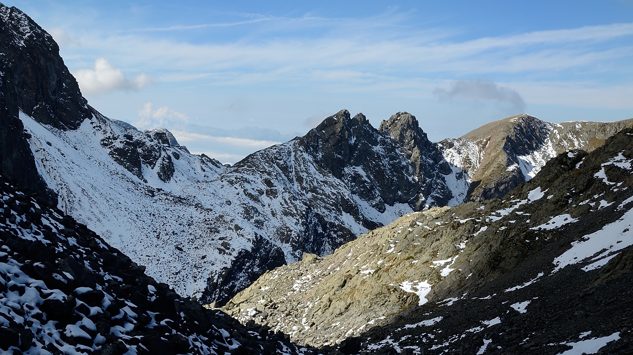 20150927-015-RocheFendu.jpg - Vue en arriere de juste en-dessous de la Breche de Roche Fendu
