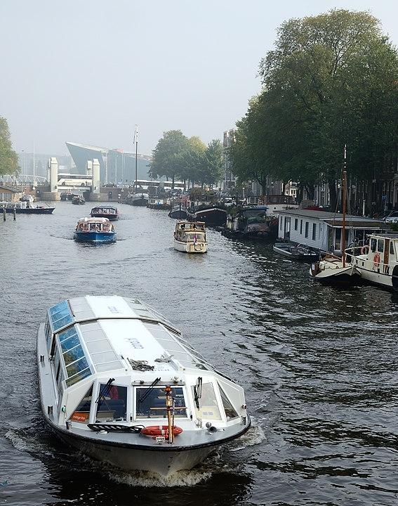 20151004-004-Amsterdam.jpg - Grachten and bridges around Waterlooplein
