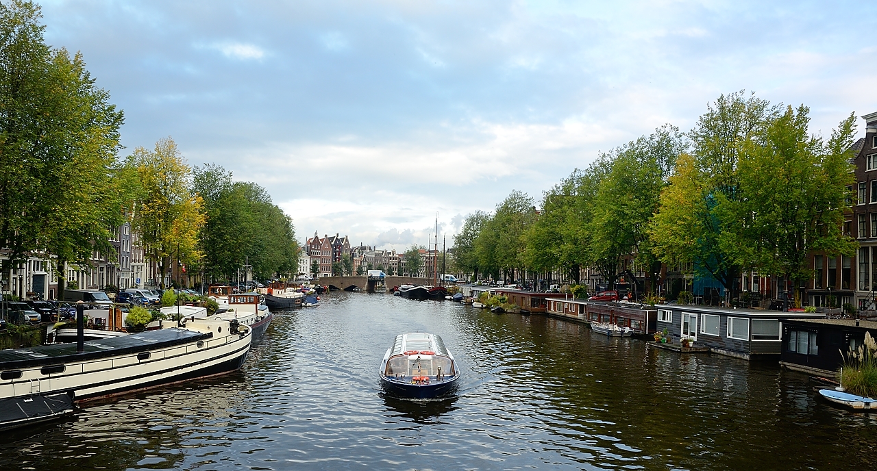 20151008-032-Amsterdam.jpg - On the way from the hotel on the Nieuwmarkt to the conference hotel