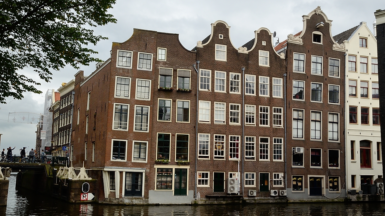 20151008-057-Amsterdam.jpg - The rest of the afternoon strolling through "Old Amsterdam" ...