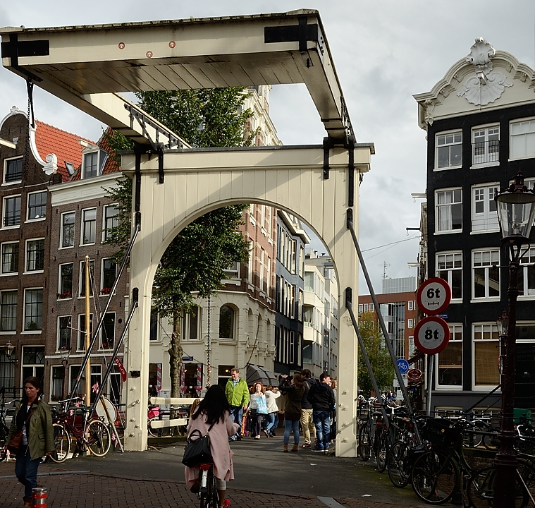 20151008-076-Amsterdam.jpg -  ... bridges ...