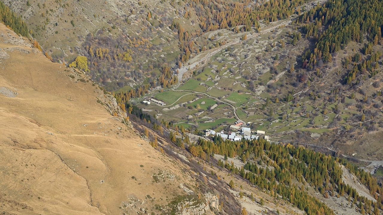 20151024-009-Prapic-Reyna.jpg - Toujours du sommet :descente directe vers Prapic