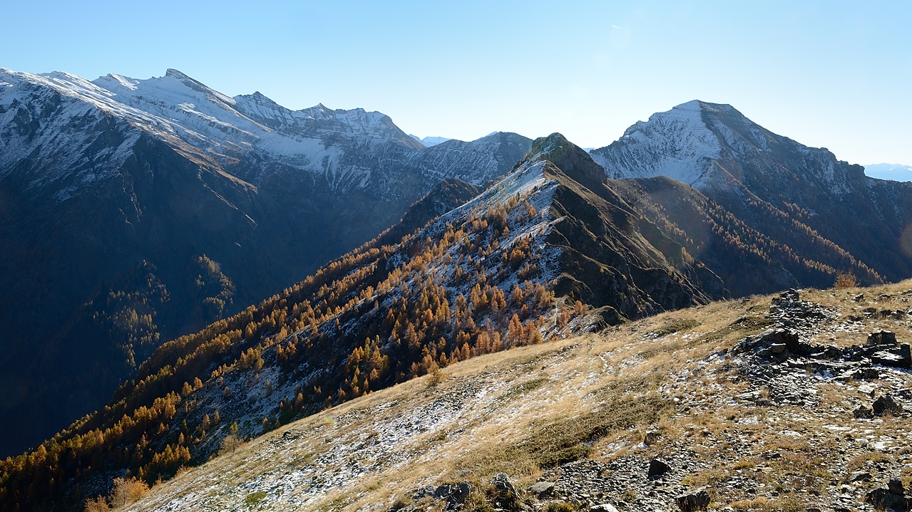 20151031-008-Barry.jpg -  ... vue sur le Barry et le Pic Queyrel au fond -- on ira (presque) au Barry mais pas d'ici, mais du col de l'Escalier