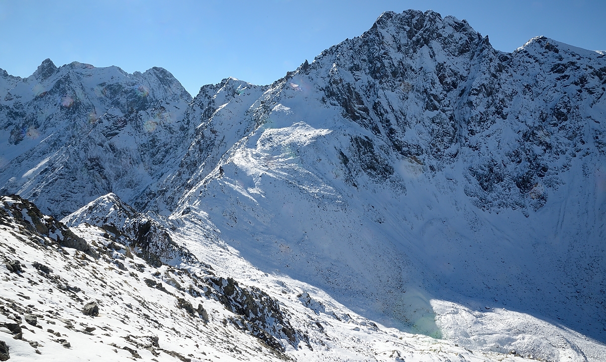 20151101-004-FontFroide.jpg - ... et la on voit le col avec la Croix et le Pic de Colle Blanche