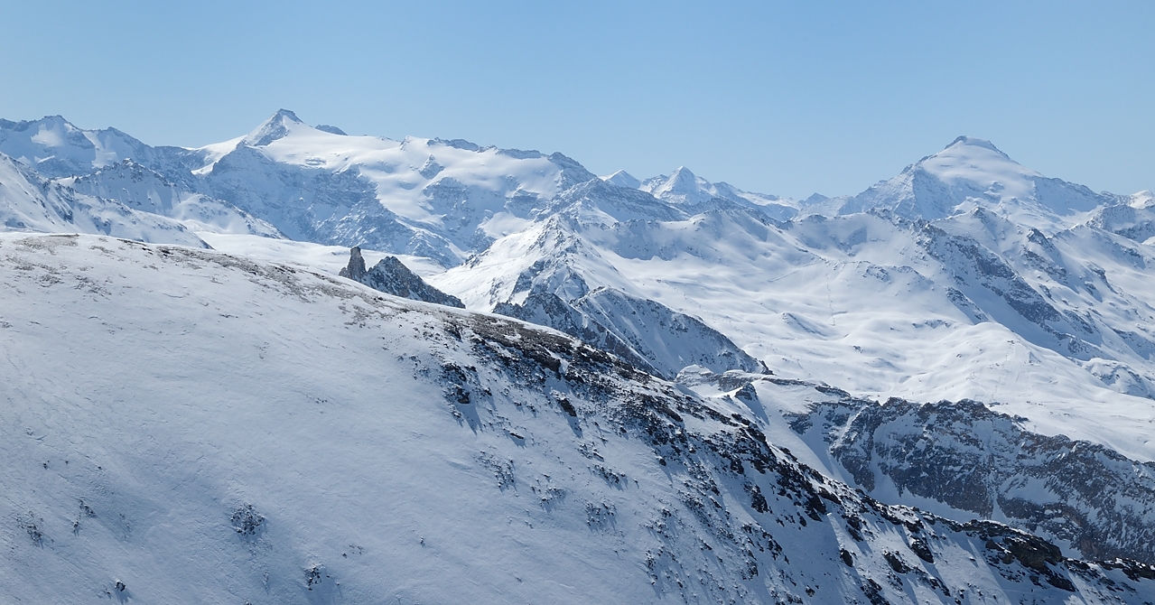 20160326-014-RocherDavie.jpg - ... et plus loin la Maurienne ... et je pense que j'avais raison : à droite c'est le Charbonnel et l'Albaron est à gauche