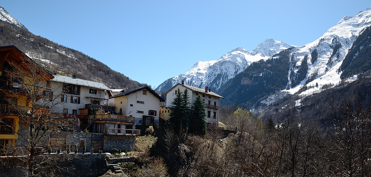 20160326-019-RocherDavie.jpg - Sur la terrasse du bistrot de St Foy : normalement on voit le Turia ... mais la carte ne dit pas la même chose que la photo ...