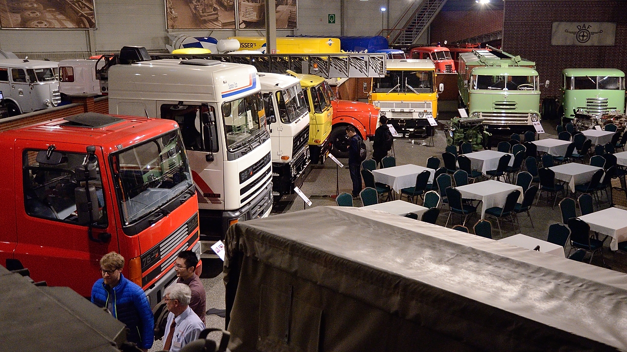 20160406-002-ETAPS.jpg -  ... plenty of trucks 