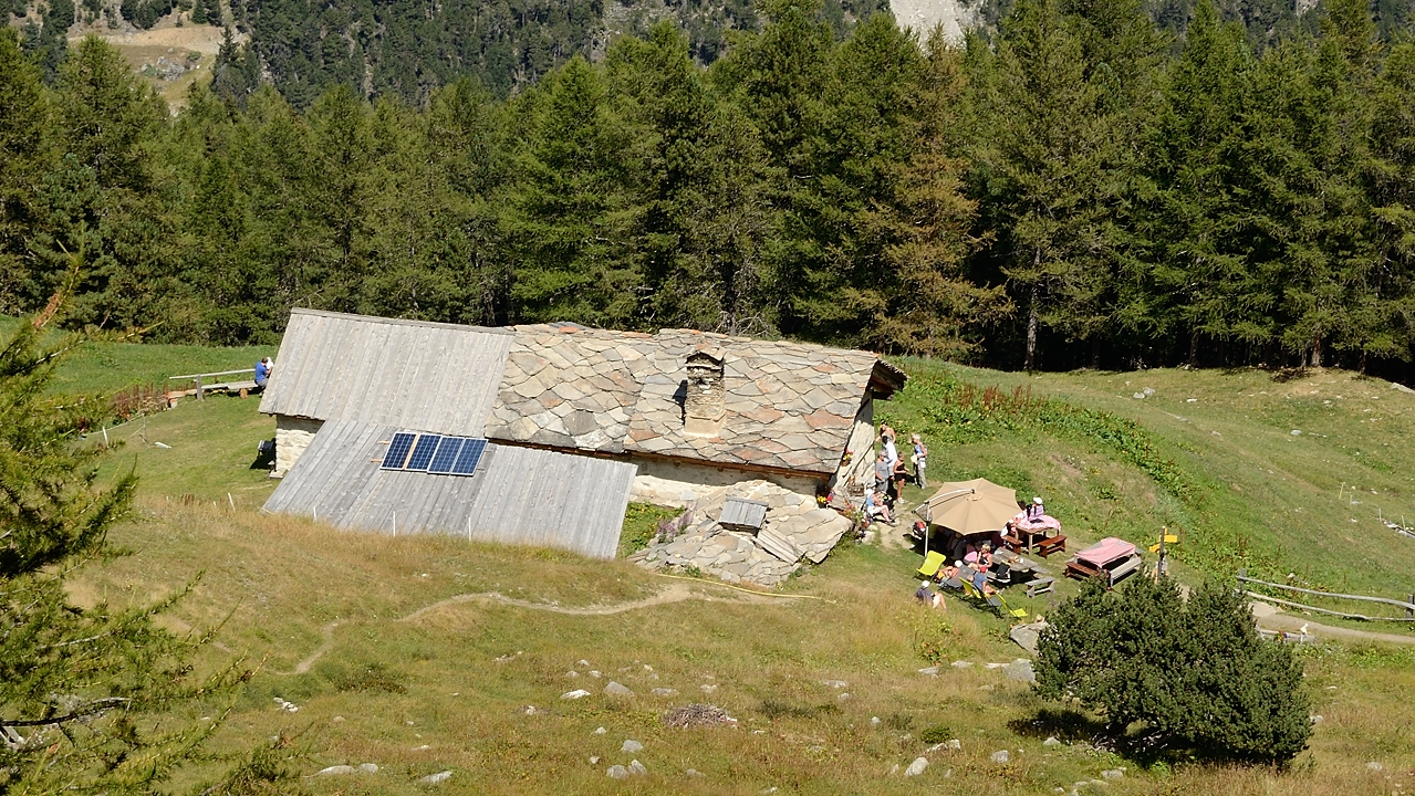 20160827-015-Bramanette.jpg - Montbas vu d'en haut (maintenant avec plein de monde)
