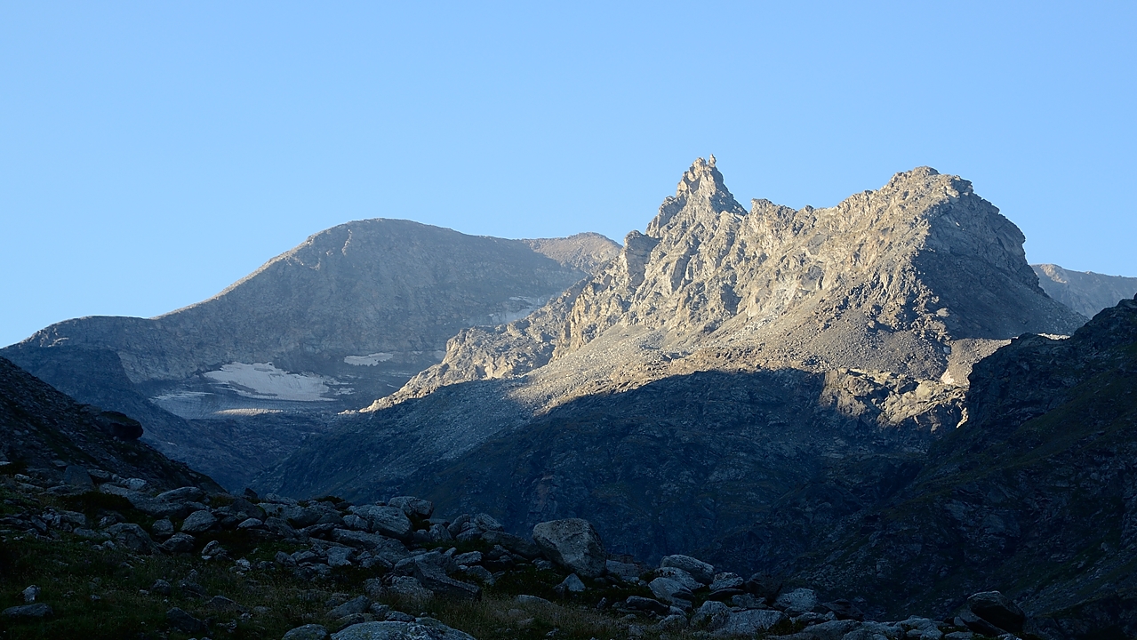 20160828-002-PasCoche.jpg - Montee dans le Vallon d'Ambin, vue sur le Grand  Cordonnier je dirais