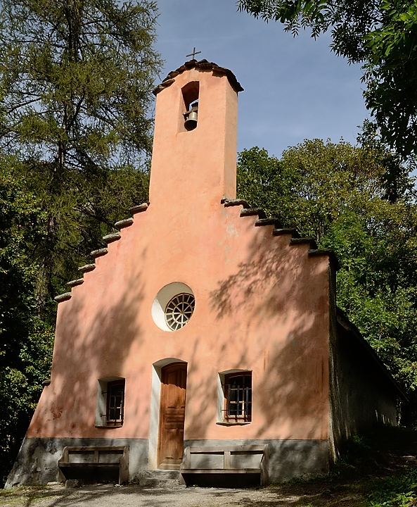 20160903-038-ColMorges.jpg - Le village Navette totalement detruit par un glissement de terrain : seul l'église a été magnifiquement réconstruite ... on dirait