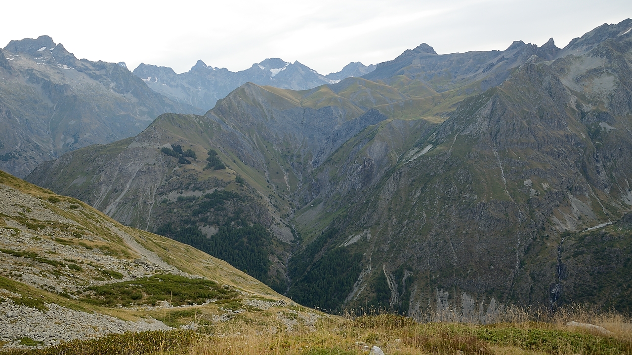 20160904-001-Petarel.jpg - Dans la montée bien raide (donc efficace) au Col de la Béranne : vue sur la balade de la veille