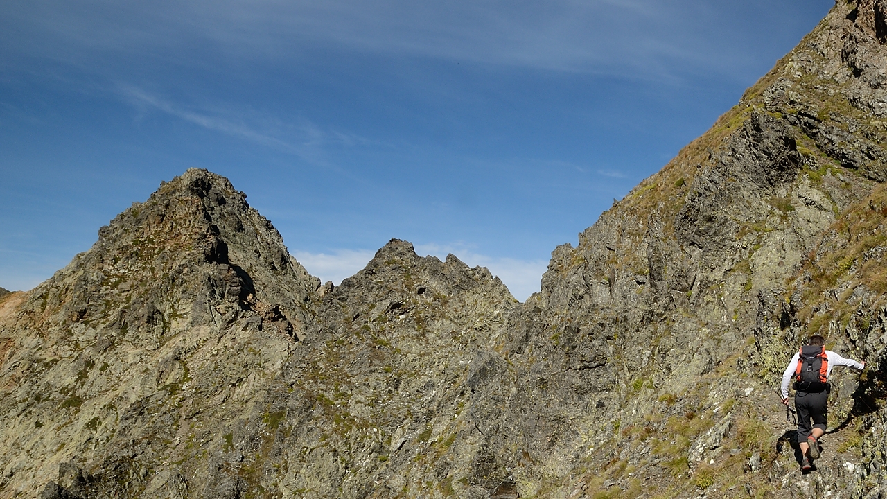 20160911-009-Coiro.jpg - Le passage entre les deux cols ; au fond le sommet du Coiro