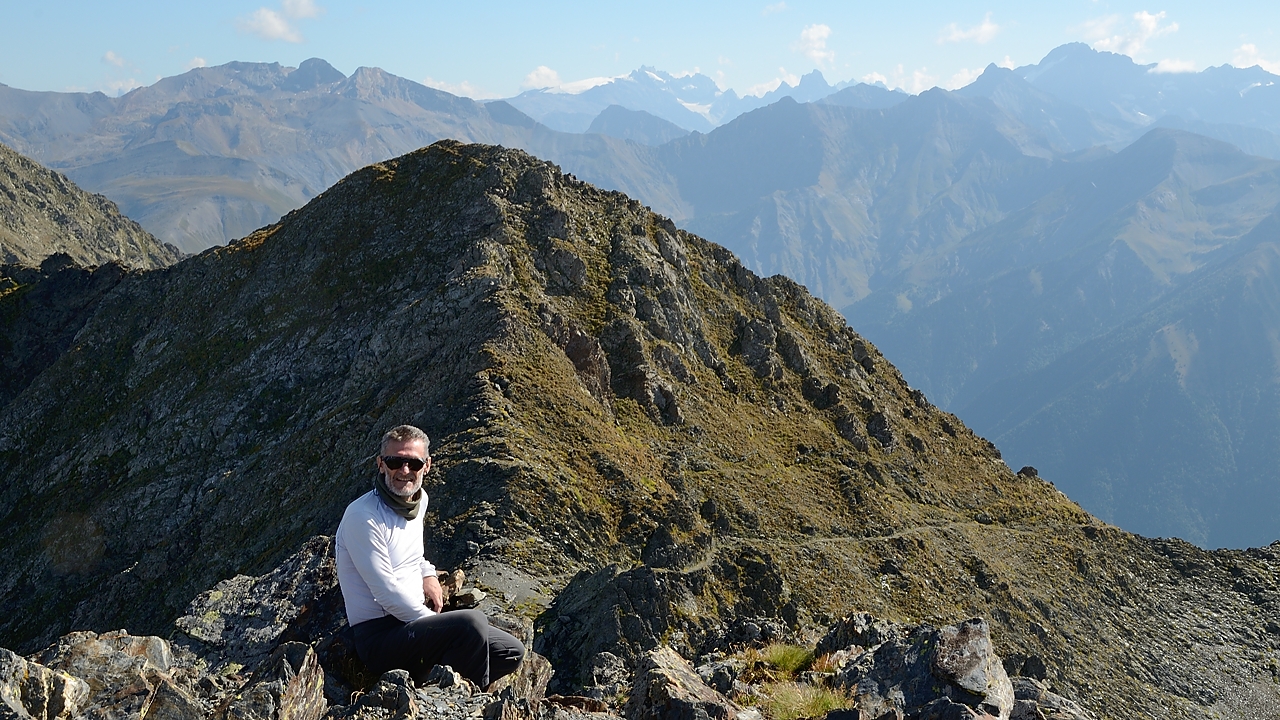 20160911-012-Coiro.jpg - Au sommet ... et au fond les glaciers d'Alpes d'Huez