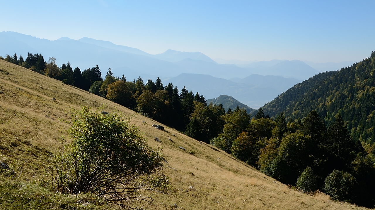 20160925-001-DentCrolles.jpg - On the way to Col des Ayes