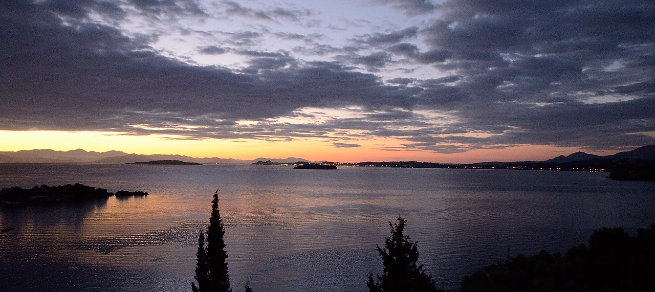 20161009-002-ISOLA.jpg - View from the hotel in the morning
