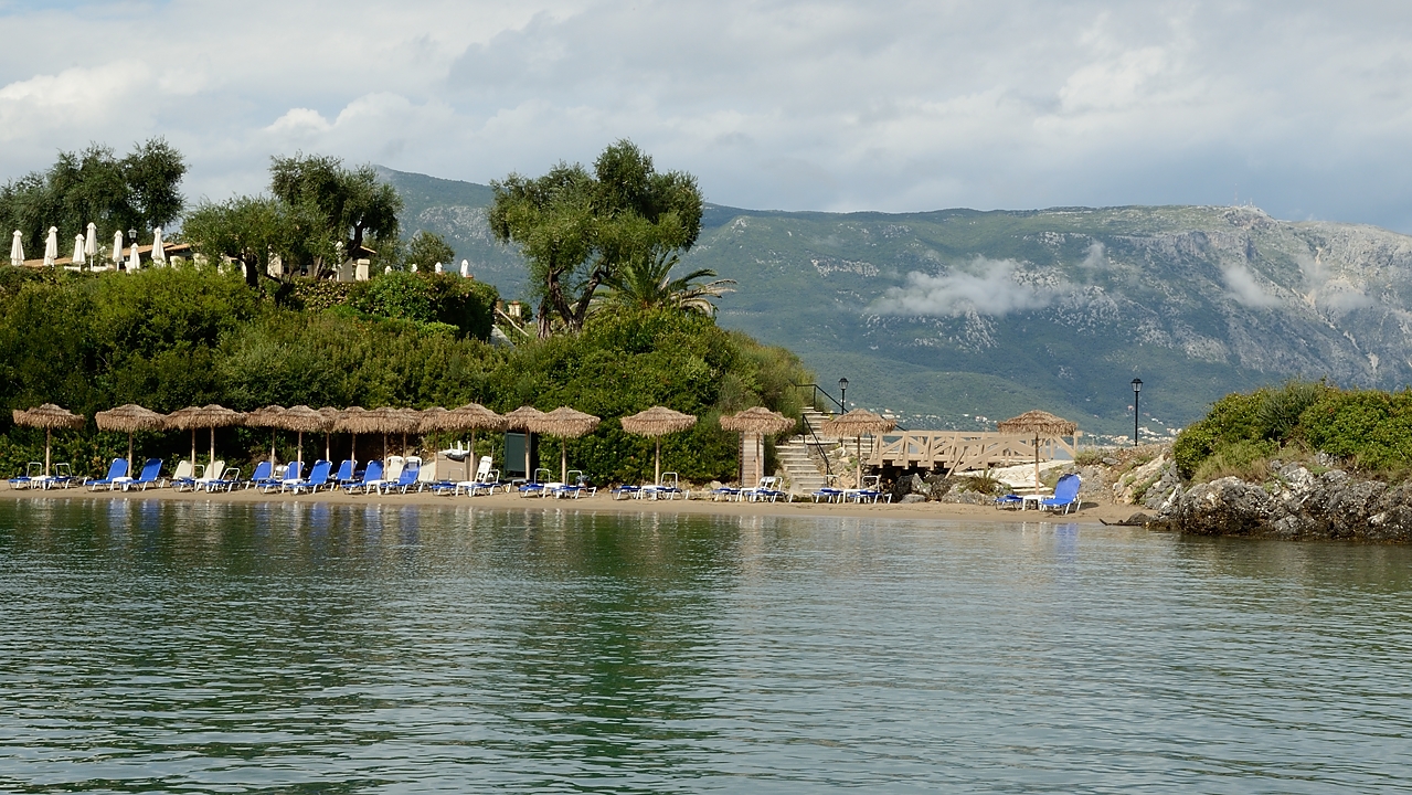 20161010-010-ISOLA.jpg - The hotel beach