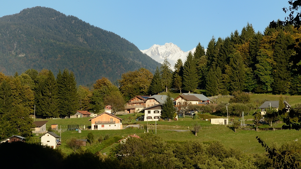 20161015-031-BelleEtoile.jpg - Vue du parking a Allondaz juste avant que le soleil disparaisse