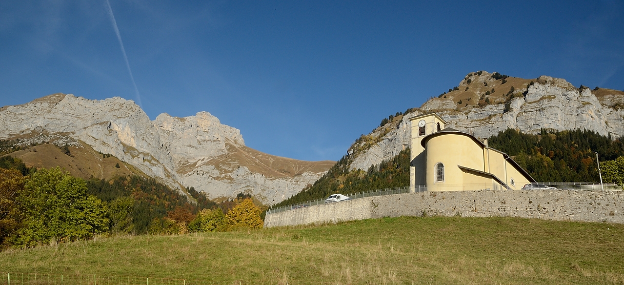 20161022-044-Tourrnette.jpg - L'Eglise de Montmin vue du parking