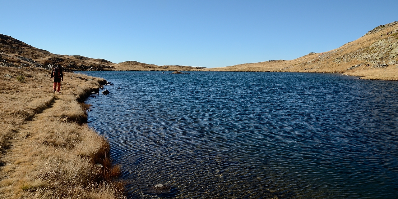 20161101-030-Taillefer.jpg - Au Lac  Brouffier :c'est bien ventee ... et il y a du monde