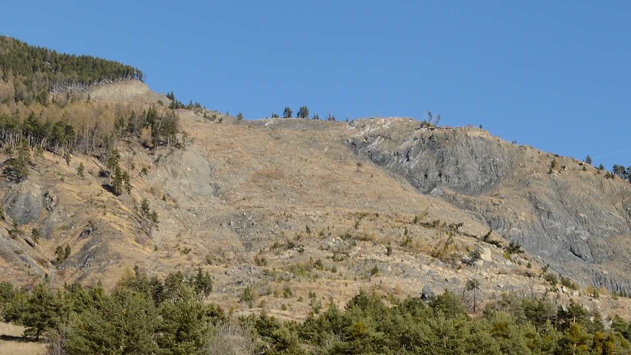 20161112-023-SoleilBoeuf.jpg - Ici on voit p.e. un peu le pan de montagne qui a du partir (et emporter le chemin)