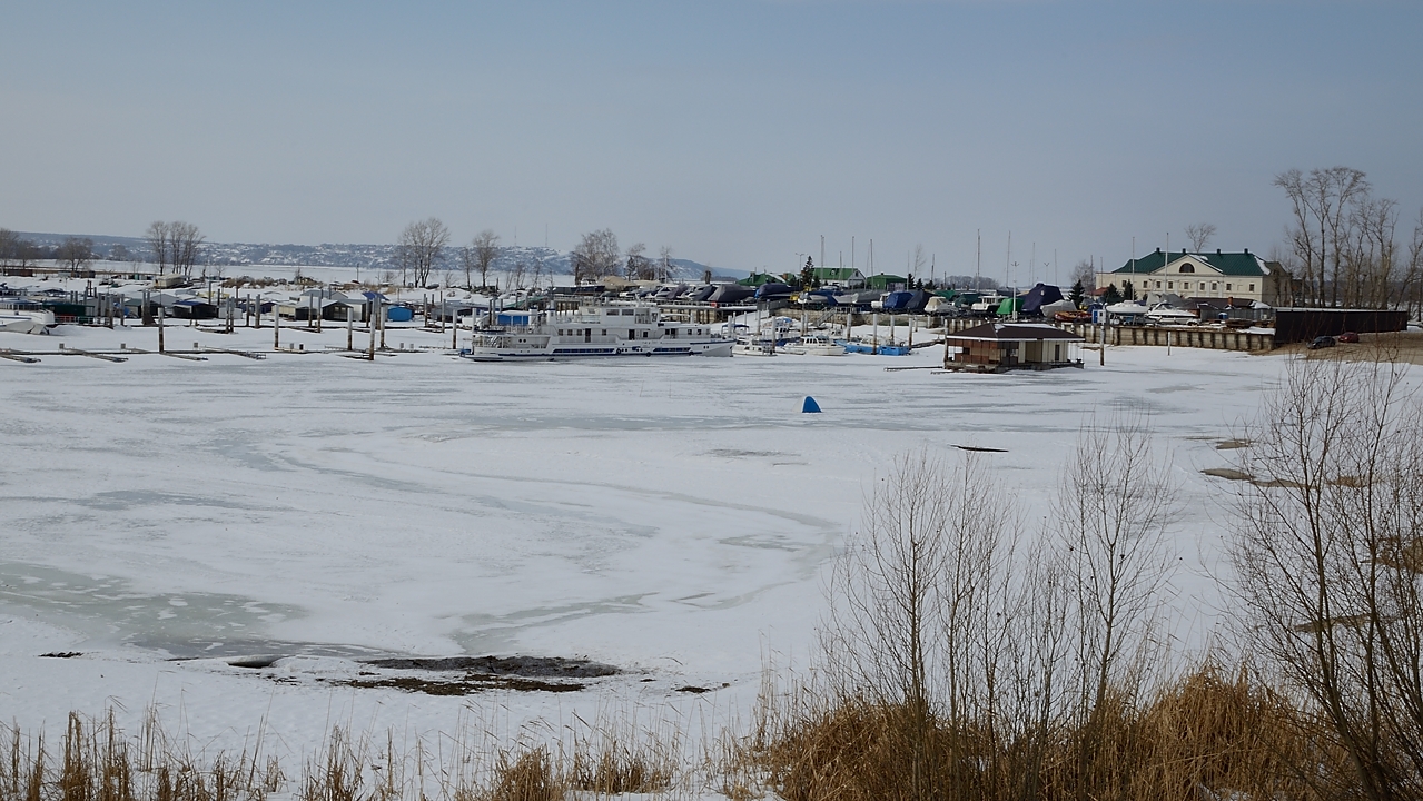 20170319-055-Kazan.jpg - Yakht Club "Lokomotiv" on the Volga