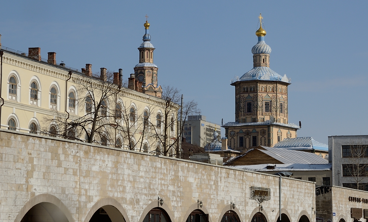 20170319-078-Kazan.jpg - Peter and Paul Cathedral  seen from below, from Profsoyuznaya