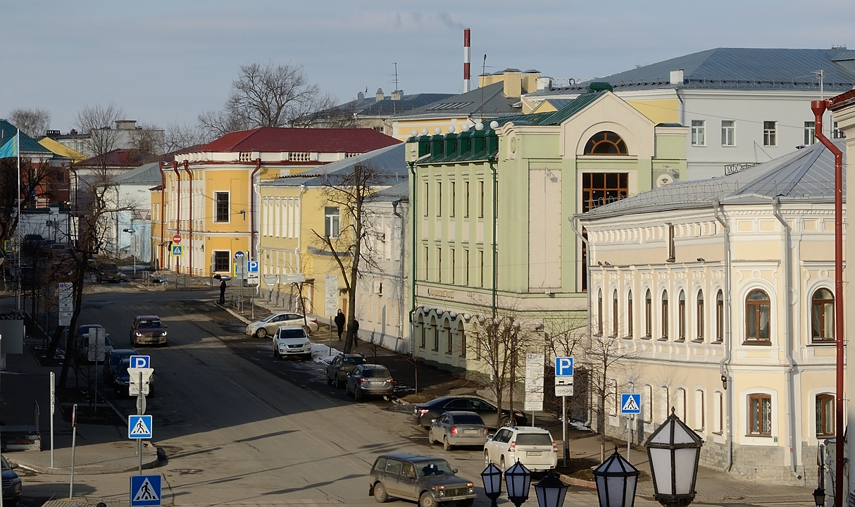 20170319-081-Kazan.jpg - Photo taken somewhere on Kremlyovskaya ... just before meeting the colleagues heading fot the hockey match