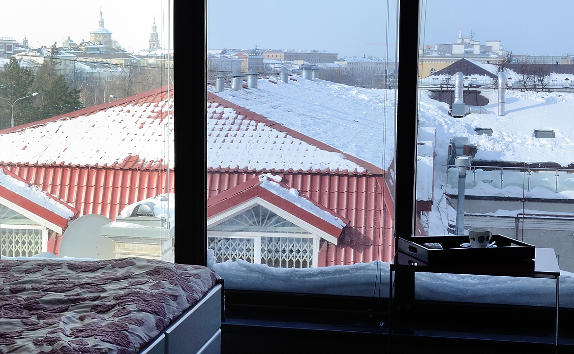 20180218-040-Kazan.jpg - View from my hotel room in Kazan: on the left Peter and Paul Church on Baumann street and to the right the Kremlin ...