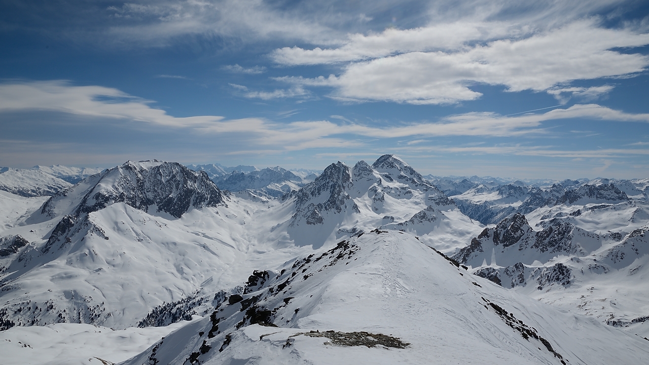 20170223-017-PointeSarrasin.jpg - La on doit etre au sommet:  ... et on doit voir Cime de la Planette, Melchior, Bathasar ....