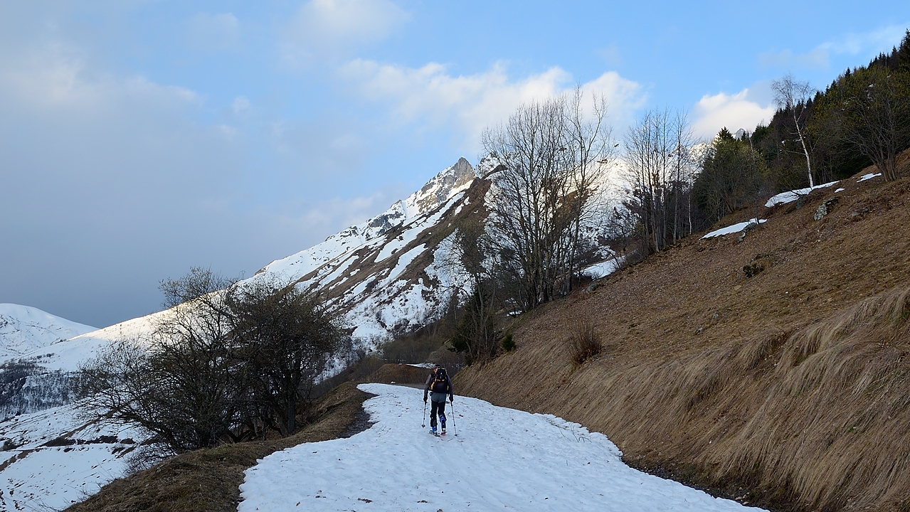20170325-001-GrandeLauziere.jpg - Depart sur la route (encore fermee a l'endroit habituel)