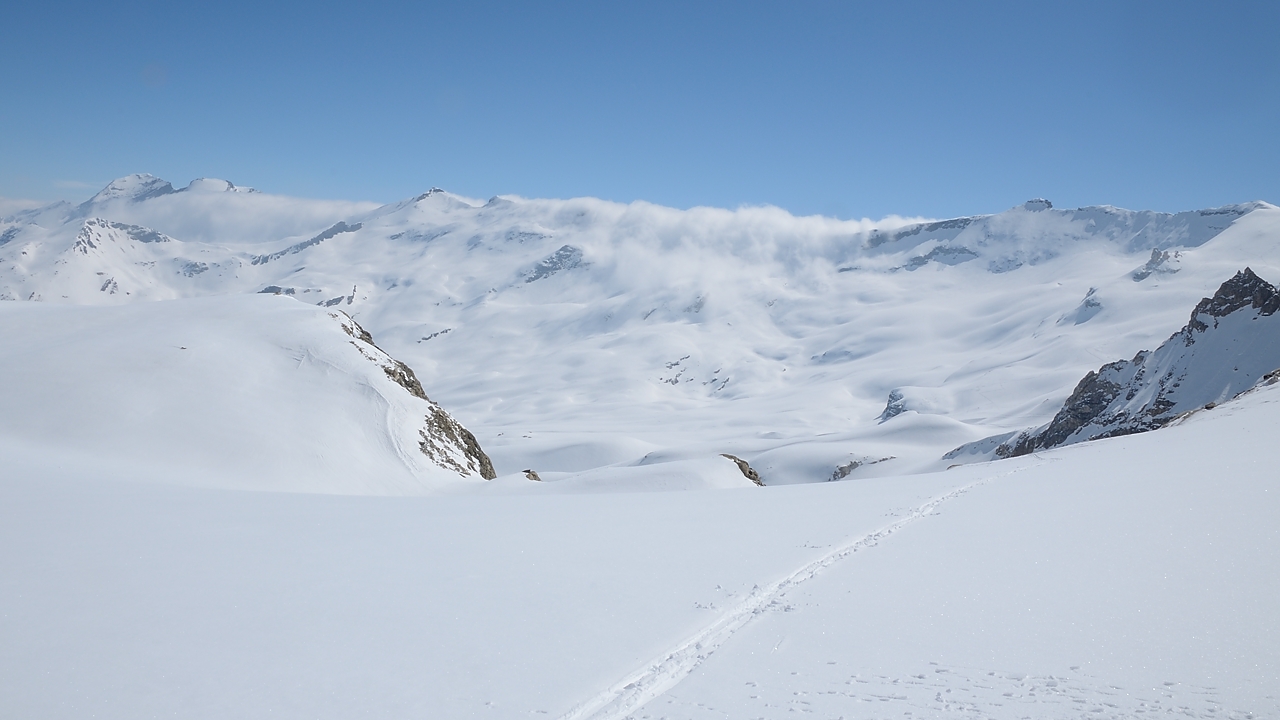 20170430-021-RocBassagne.jpg - Au meme endroit : vue sur le nord-est e la crasse italienne (au fond cela pourrait etre le Grand Paradis ?)