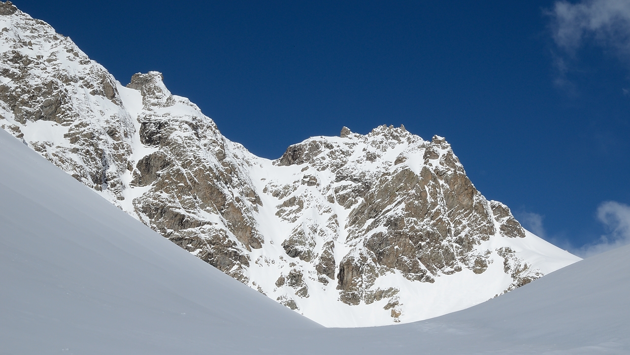 20170508-010-VallonRoute.jpg - L'arête du Pic du  Lac Combenot