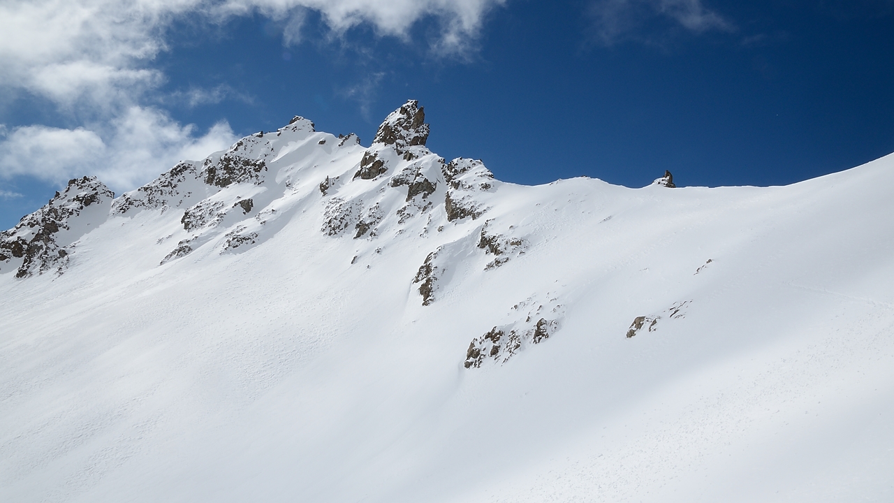 20170508-017-VallonRoute.jpg - Notre col, juste a droite de l'image