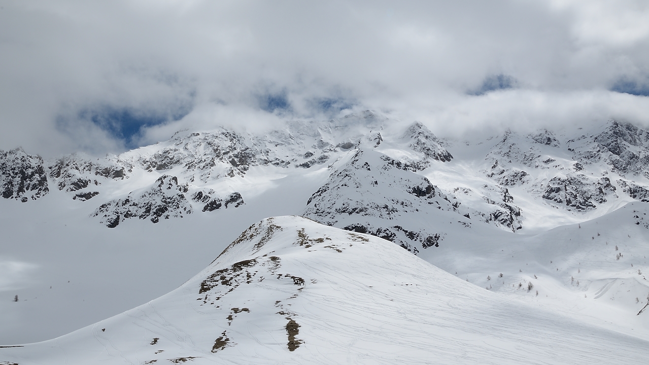 20170508-033-VallonRoute.jpg - Au Col du Lautaret :vue sur les Combeynot  (tout a été skié)